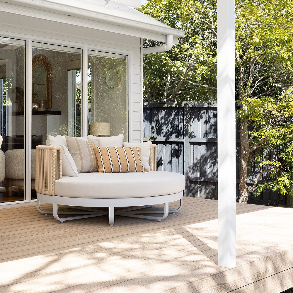 Cannes Outdoor Round Aluminium and Rope Daybed Sun Lounge