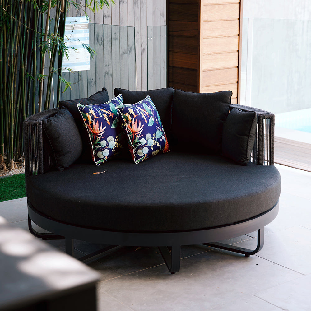 Cannes Outdoor Round Aluminium and Rope Daybed Sun Lounge