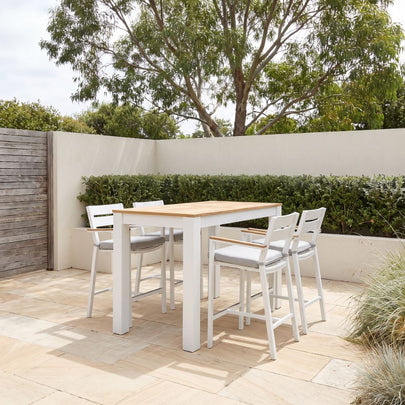 Balmoral 1.5m Bar Table with 4 Capri Bar Stools