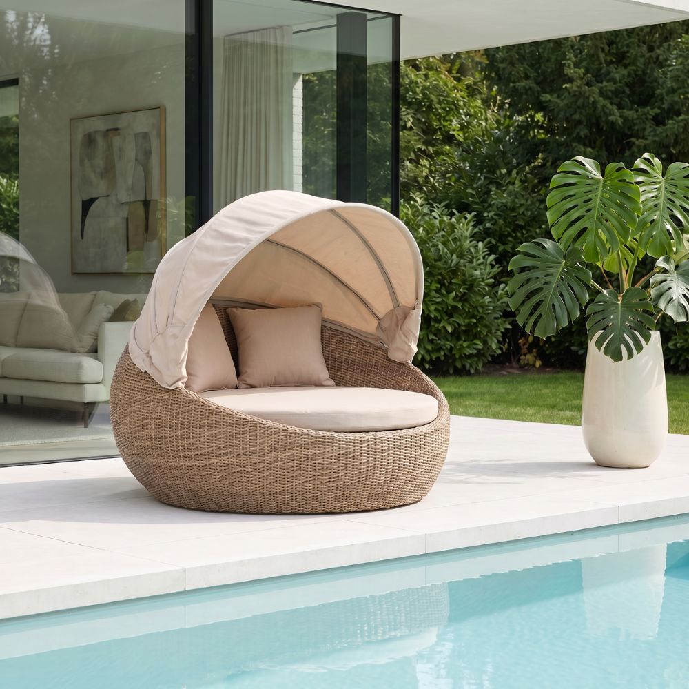 Newport Outdoor Round Wicker Daybed with Canopy