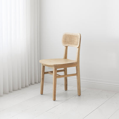 Tamborine Indoor 1.4m Round Dining Setting with 6x Ettalong Chairs